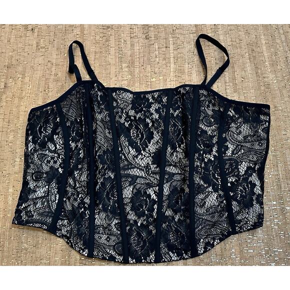 Torrid Women’s Solid Black Lace Caged Tank Top Size 2 (2X) - Picture 3 of 9